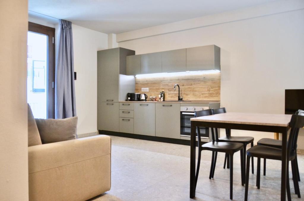 Family Apartment with Garden View