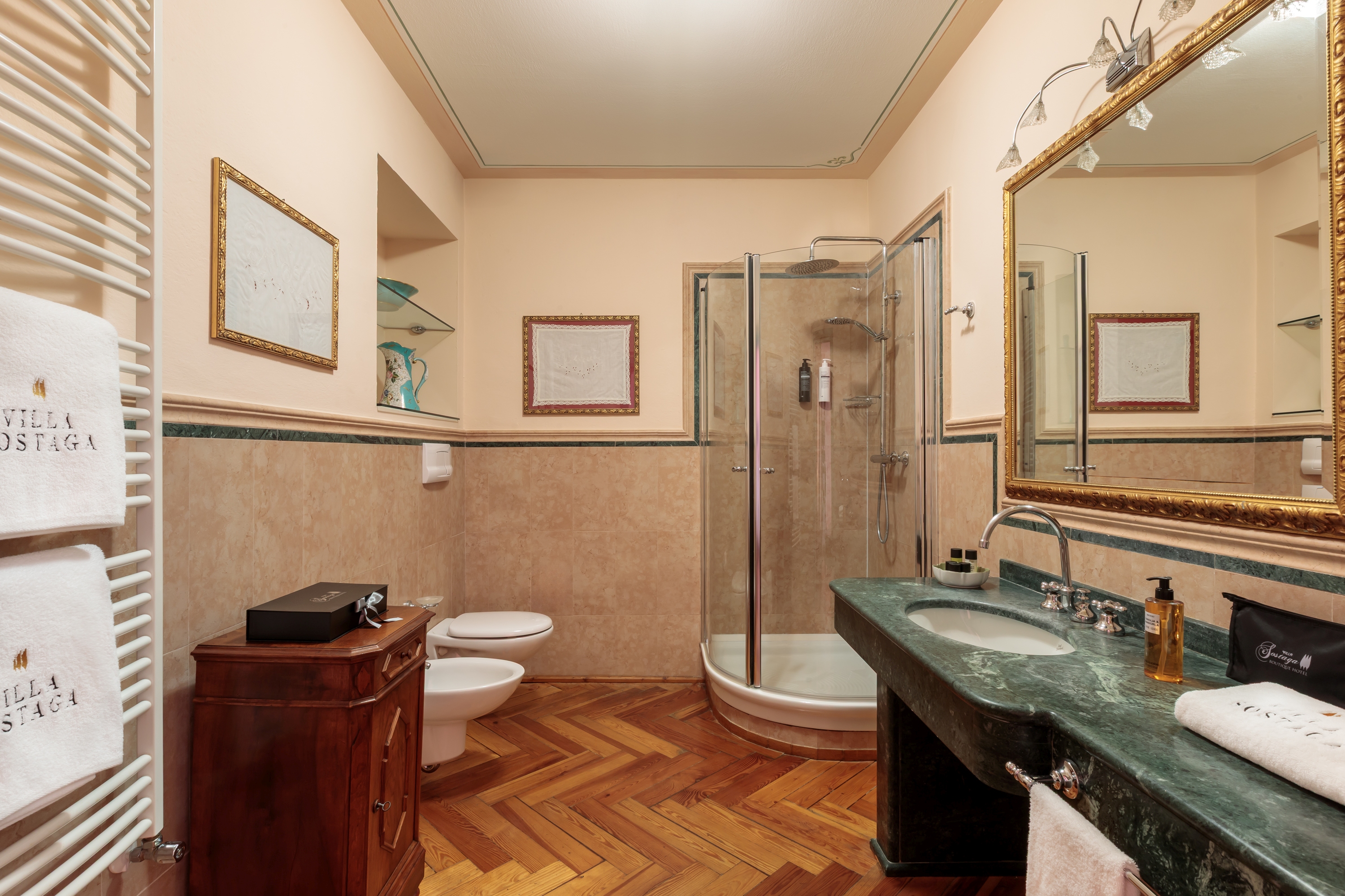 Signature Room Villa con terrazza vista lago (quadrupla)