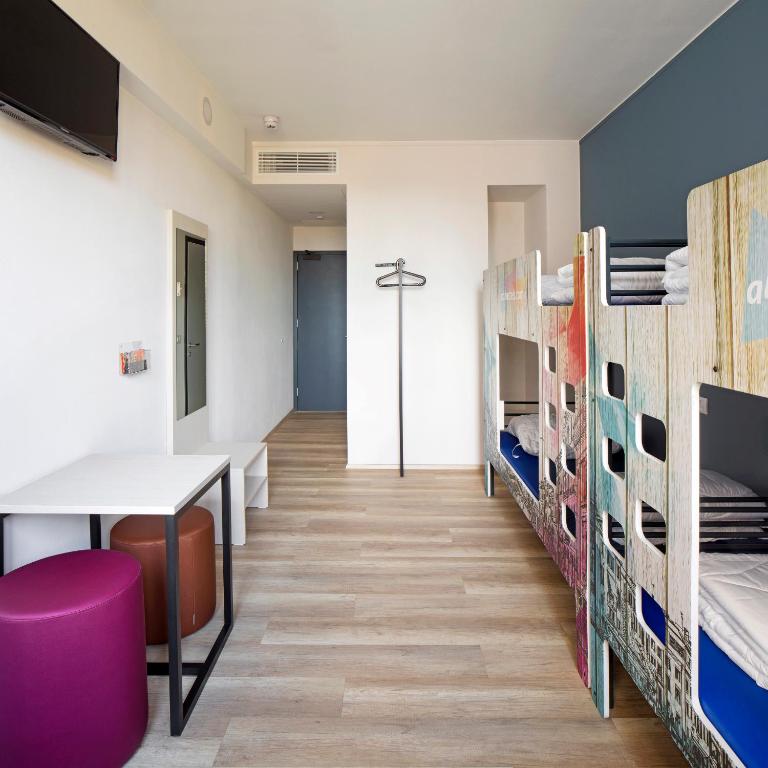 Posto Letto in Dormitorio Misto da 4