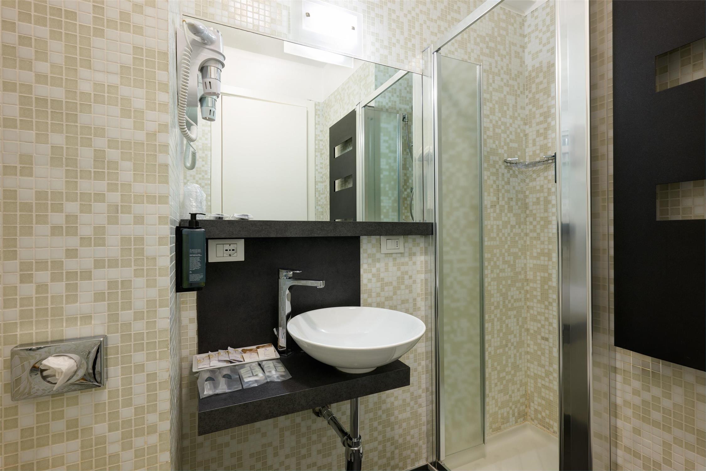 1 Double Bed, Non-Smoking, Economy Room, Small Room