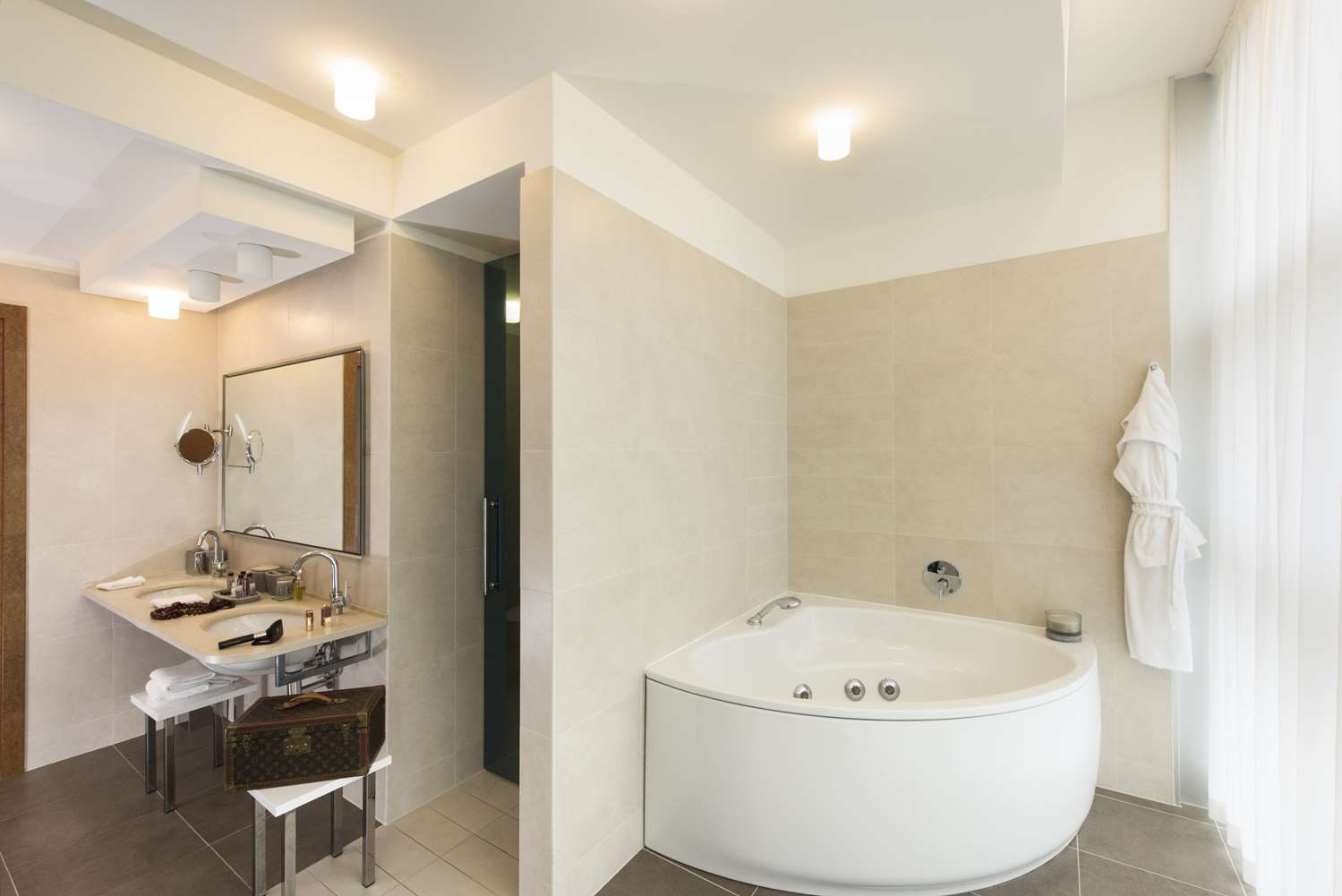 Suite-1 King Bed, 2 Connecting Rooms, Two Bathrooms, Two Double Sofabeds