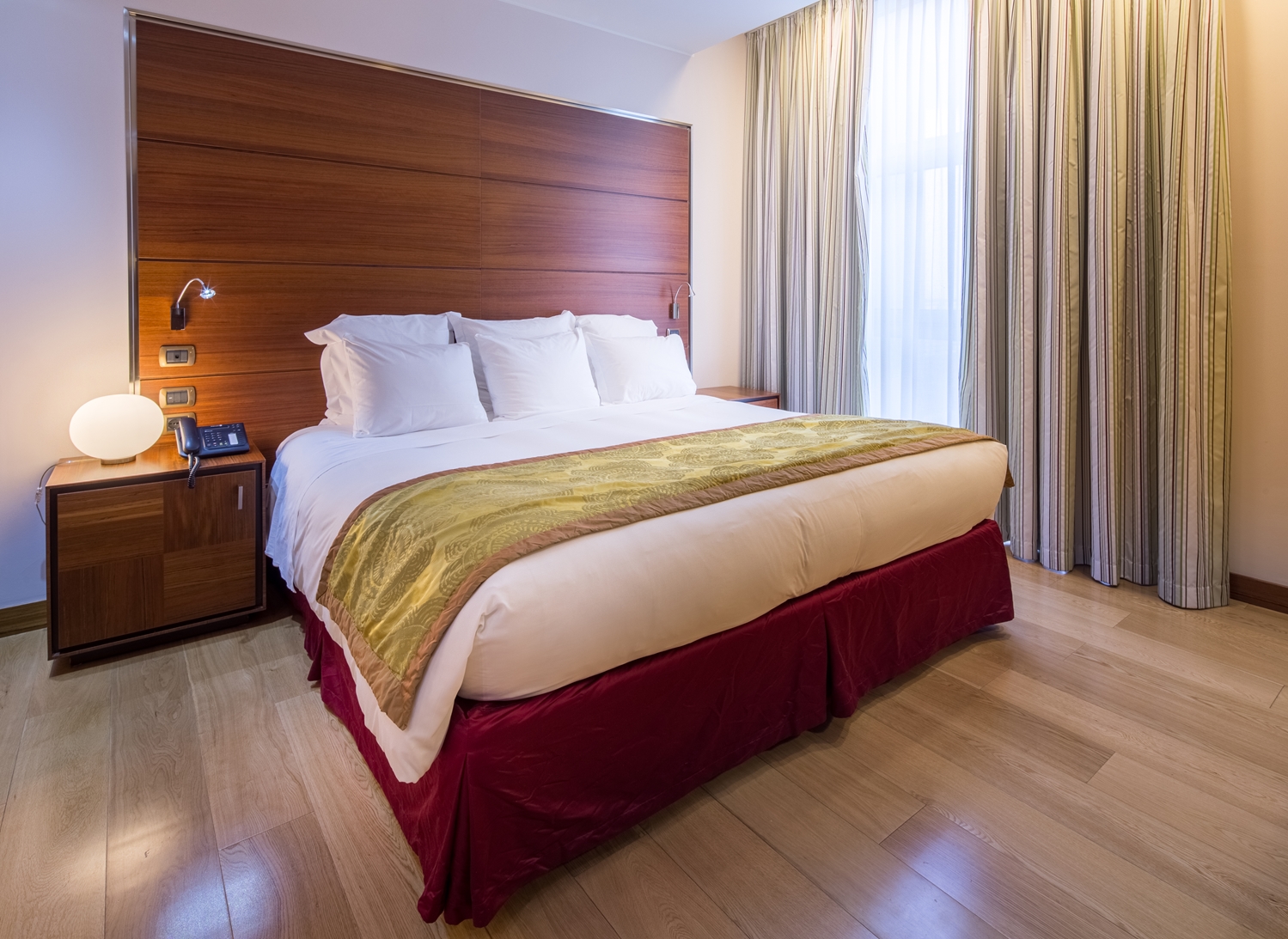 1 King Bed, Superior Room, Parquet, Direct Access To Spa Area, Free Garage
