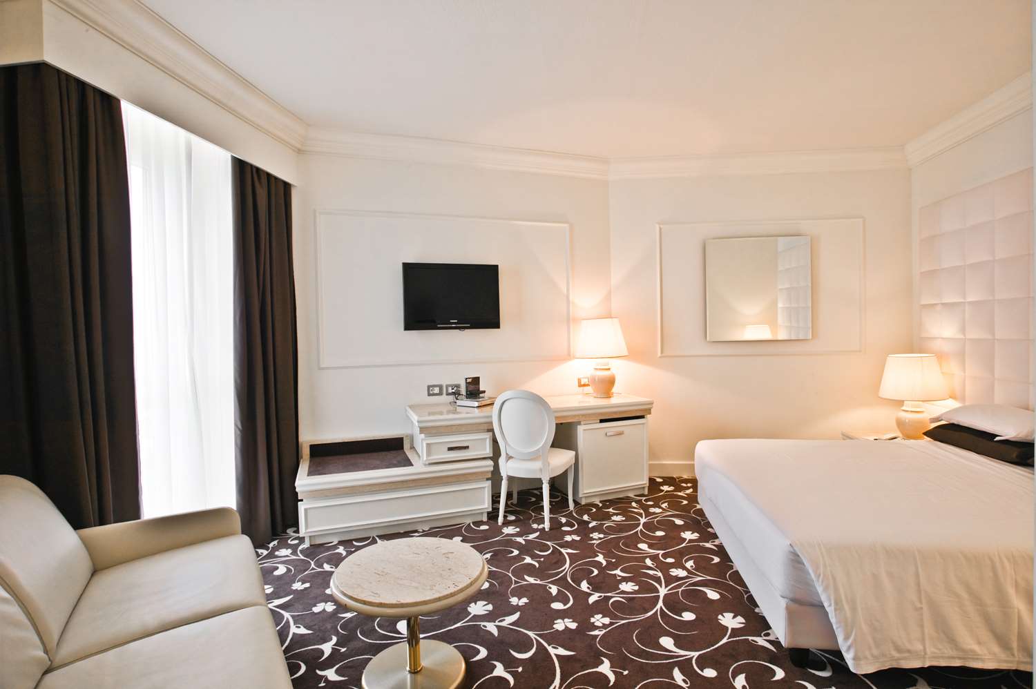 1 Queen Bed, Non-Smoking, Superior Room, Mini Bar, Bathrobe And Slippers