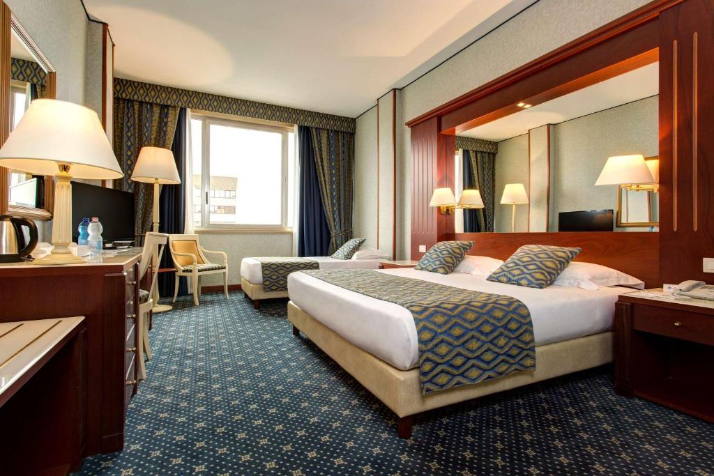 Triple Room with 1 King and 1 Single Bed