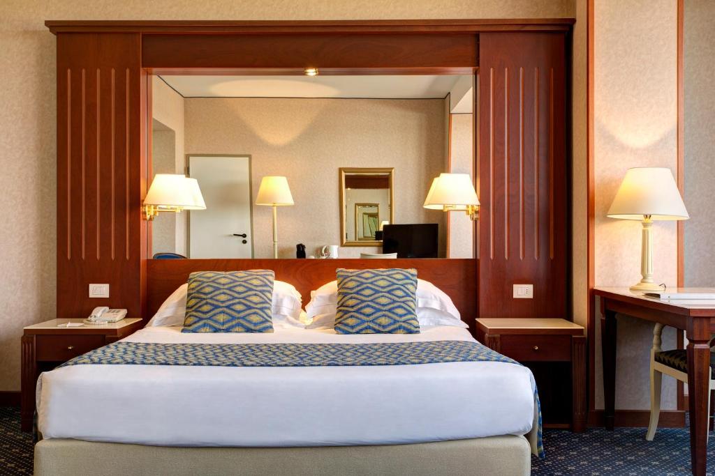 Double Room with King Bed