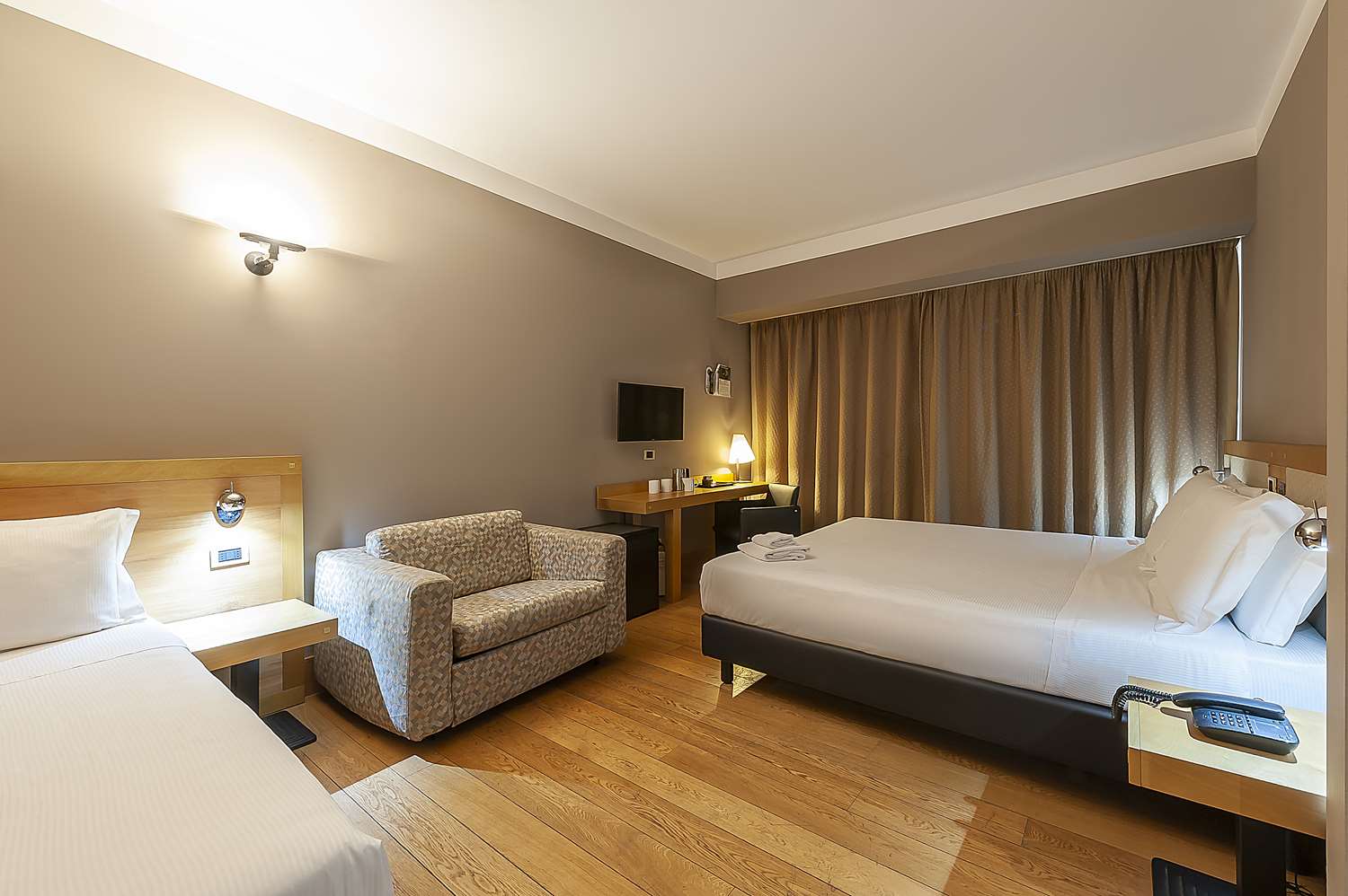 Camera King Economy con Divano-Letto