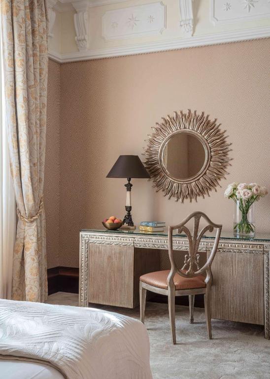 Suite Duplex vista piazza con letto aggiuntivo (2 adulti + 2 bambini)