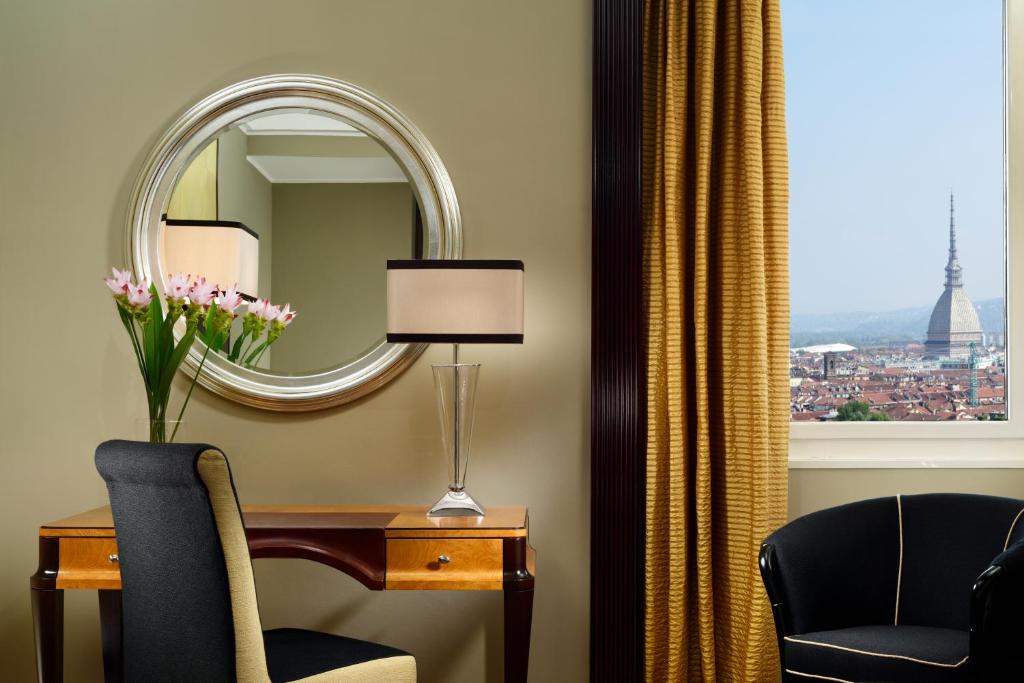 Deluxe Double Room with City View