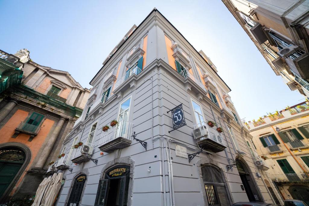 Le 4 Stagioni Dante's Suites H Napoli Centro, by ClaPa Group