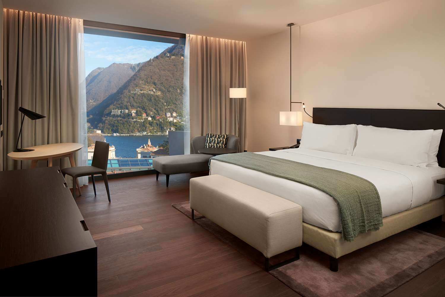 Camera Premium King Vista Lago