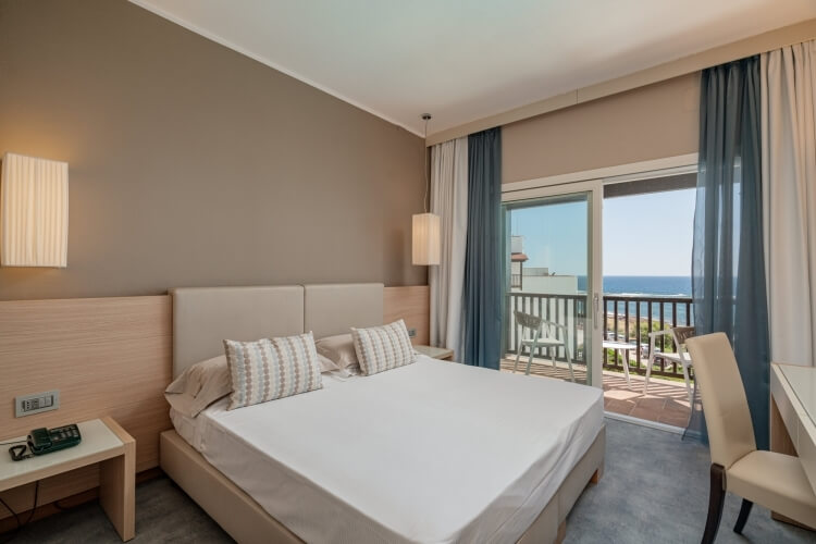 Camera Tripla Superior Vista Mare con Balcone